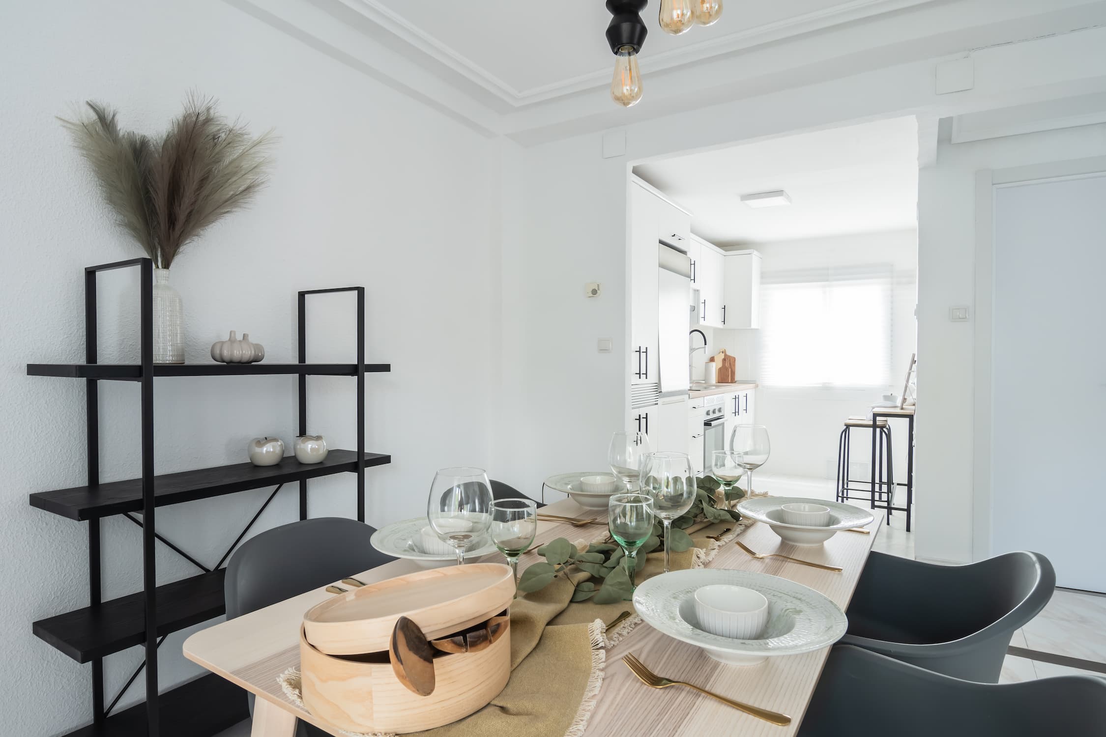 home-staging-ciudad-lineal-después-mesa-comedor